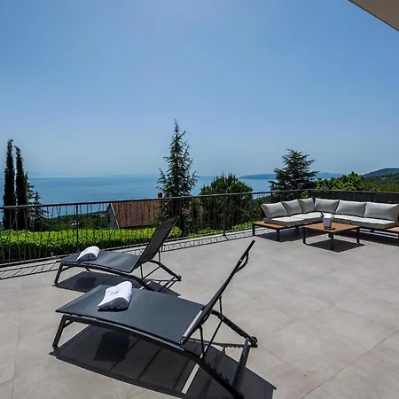 The View אופטיה