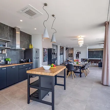 The View בית נופש