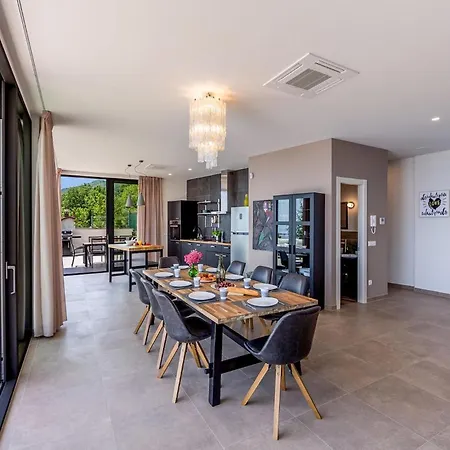 בית נופש The View אופטיה